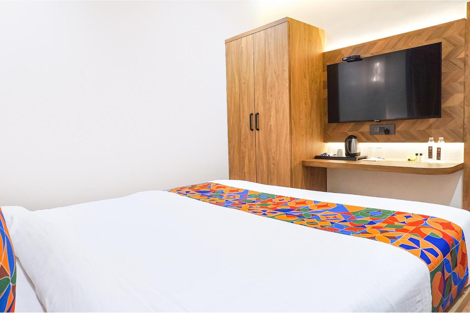 Fabhotel Prime Shourya Residency - Nr Maharshi Karve Museum 푸네 외부 사진